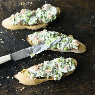 Frischkäse-Erbsen-Lachs-Aufstrich Frischkäse-Erbsen-Lachs-Aufstrich