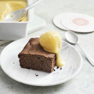 Brownies mit Mango-Eis Brownies mit Mango-Eis