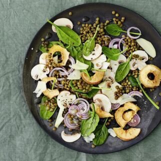 Champignon-Carpaccio mit Spinat und Linsen Champignon-Carpaccio mit Spinat und Linsen