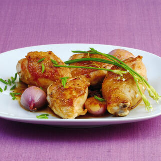 Geschmortes Ingwer-Hähnchen Geschmortes Ingwer-Hähnchen