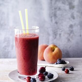 Lost in Temptation mit Melone, Beeren und Pfirsichen Lost in Temptation mit Melone, Beeren und Pfirsichen