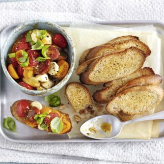 Bruschetta mit Tomaten-Kompott Bruschetta mit Tomaten-Kompott