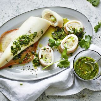 Gefüllte Tintenfischtuben mit Koriander-Limetten-Pesto Gefüllte Tintenfischtuben mit Koriander-Limetten-Pesto