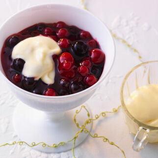 Beerengrütze mit Vanillesauce Beerengrütze mit Vanillesauce