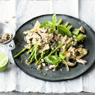 Quinoasalat mit gebratenem Thai-Spargel Quinoasalat mit gebratenem Thai-Spargel