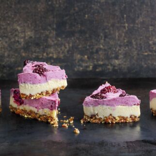 Cashew-Brombeer-Stückchen Cashew-Brombeer-Stückchen