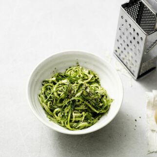 Zucchininudeln mit Rucolapesto Zucchininudeln mit Rucolapesto