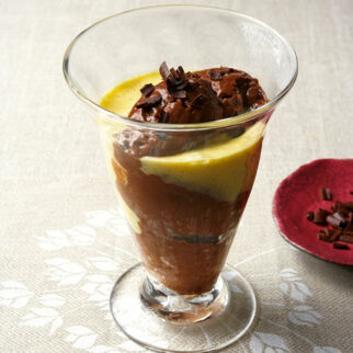 Mousse au chocolat mit Vanillesauce Mousse au chocolat mit Vanillesauce