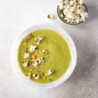 Mais-Gazpacho mit Popcorn Mais-Gazpacho mit Popcorn