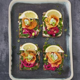 Smørrebrød mit Lachs Smørrebrød mit Lachs