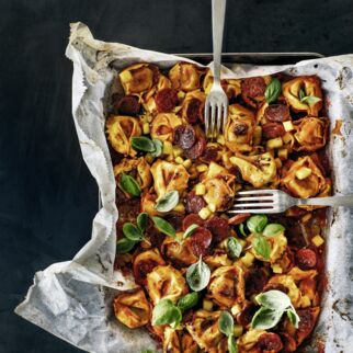 Tortelloni mit Chorizo und Mango-Tomatensauce Tortelloni mit Chorizo und Mango-Tomatensauce