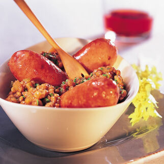 Schweinswürstchen mit Balsamicolinsen Schweinswürstchen mit Balsamicolinsen