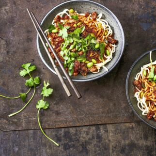 Udon-Nudeln mit
Chili-Hack Udon-Nudeln mit
Chili-Hack