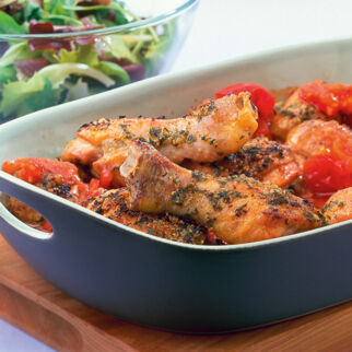 Hühnerkeulen mit Kartoffeln Hühnerkeulen mit Kartoffeln