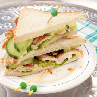 Hähnchen-Gurken-Sandwich Hähnchen-Gurken-Sandwich