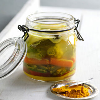 Piccalilly (pikantes Senfgemüse) Piccalilly (pikantes Senfgemüse)