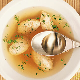 Hühnersuppe mit Wein Hühnersuppe mit Wein