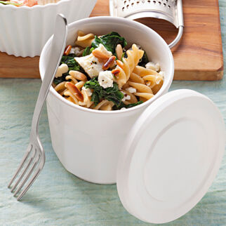 Makkaronisalat mit Spinat und Schafkäse Makkaronisalat mit Spinat und Schafkäse