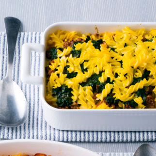 Grün gestreifter Nudelauflauf Grün gestreifter Nudelauflauf