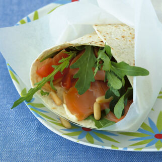 Rucola-Wraps mit Räucherlachs Rucola-Wraps mit Räucherlachs