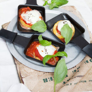 Polenta mit Tomaten-Mozzarella-Haube Polenta mit Tomaten-Mozzarella-Haube