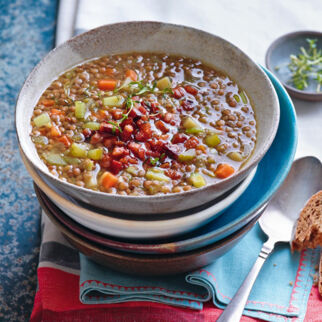 Linseneintopf mit knuspriger Pancetta Linseneintopf mit knuspriger Pancetta