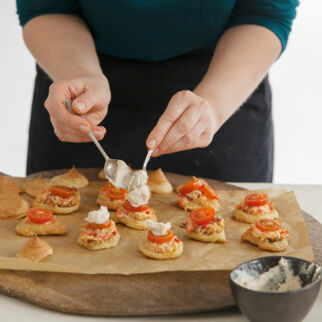 Windbeutel-Burger mit Räuchertofu Windbeutel-Burger mit Räuchertofu