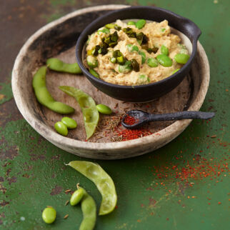 Edamame-Bohnen-Hummus mit Ingwer Edamame-Bohnen-Hummus mit Ingwer