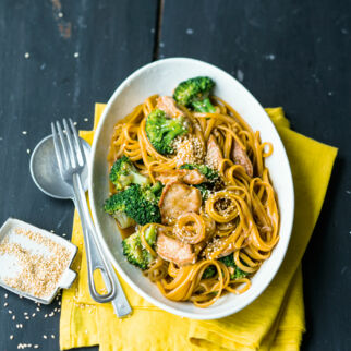 Brokkoli-Nudeln mit Schweinefilet Brokkoli-Nudeln mit Schweinefilet