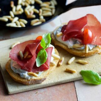 Bresàola-Crostini Bresàola-Crostini
