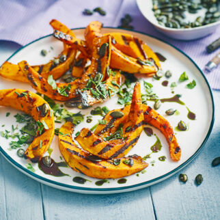 Kürbisspalten mit Knusperkernen Kürbisspalten mit Knusperkernen