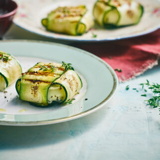 Zucchini-Ziegenkäse-Päckchen Zucchini-Ziegenkäse-Päckchen