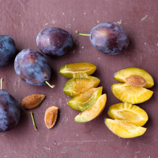 Käsekuchen, Zwetschgen ent- steinen, Step 3 Zwetschgen Unterseite Tipp