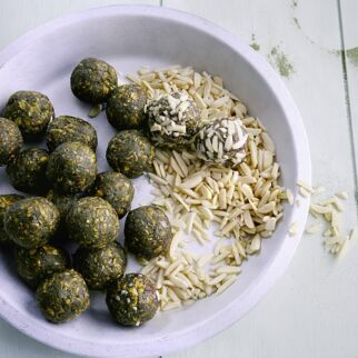 Spirulina-Mandel-Bites Spirulina-Mandel-Bites