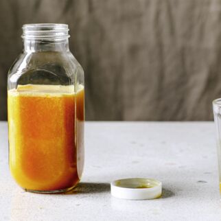 Orangen-Möhren-Saft mit Kurkuma Orangen-Möhren-Saft mit Kurkuma