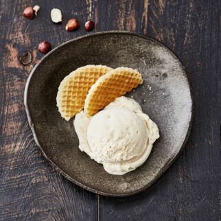 Haselnusseis mit Ahornsirup Haselnusseis mit Ahornsirup