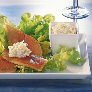 Räucherforellen mit Apfel-Meerrettich Räucherforellen mit Apfel-Meerrettich