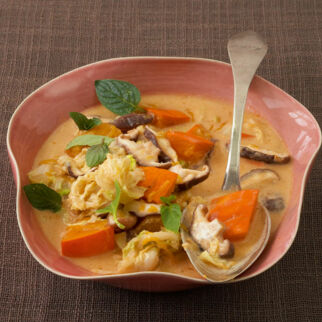Thai-Curry mit Shiitake und Kürbis Thai-Curry mit Shiitake und Kürbis
