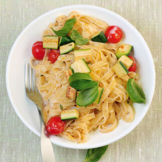 Tagliatelle mit Tomaten-Wein-Sauce Tagliatelle mit Tomaten-Wein-Sauce