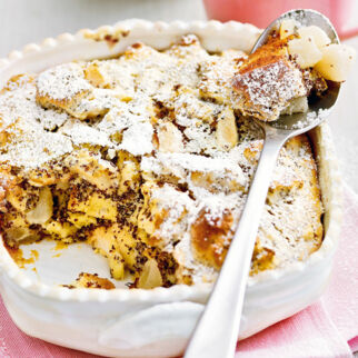 Birnen-Brot-Auflauf mit Mohn Birnen-Brot-Auflauf mit Mohn
