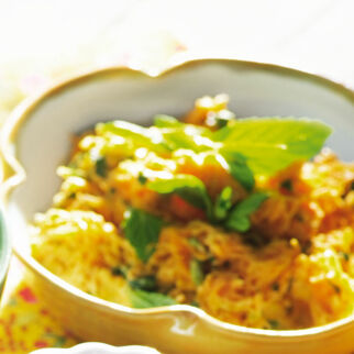 Möhrensalat mit Minze-Joghurt-Dressing Möhrensalat mit Minze-Joghurt-Dressing