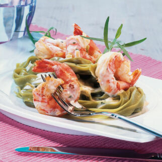 Grüne Nudeln mit Garnelen Grüne Nudeln mit Garnelen