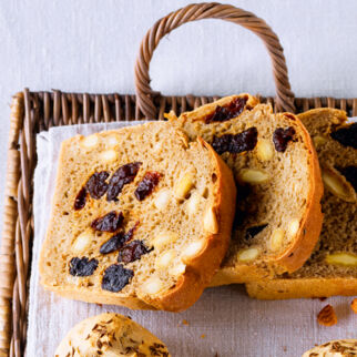 Mandel-Pflaumen-Brot Mandel-Pflaumen-Brot