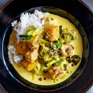 Kürbis-Schnitzel-Ragout mit Curry und Sahne Kürbis-Schnitzel-Ragout mit Curry und Sahne