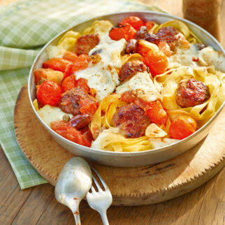 Tagliatelle mit Hackklößchen Tagliatelle mit Hackklößchen