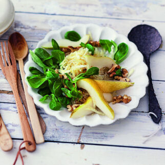 Pastinaken-Feldsalat mit Birne Pastinaken-Feldsalat mit Birne