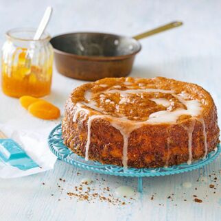 Kartoffel-Nuss-Kuchen mit Aprikosen Kartoffel-Nuss-Kuchen mit Aprikosen