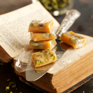 Orangenkaramellen mit Pistazien Orangenkaramellen mit Pistazien