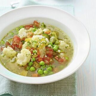 Sommergemüsesuppe mit Gremolata Sommergemüsesuppe mit Gremolata