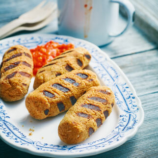 Würzige Tofu-Cevapcici mit Ajvar Würzige Tofu-Cevapcici mit Ajvar